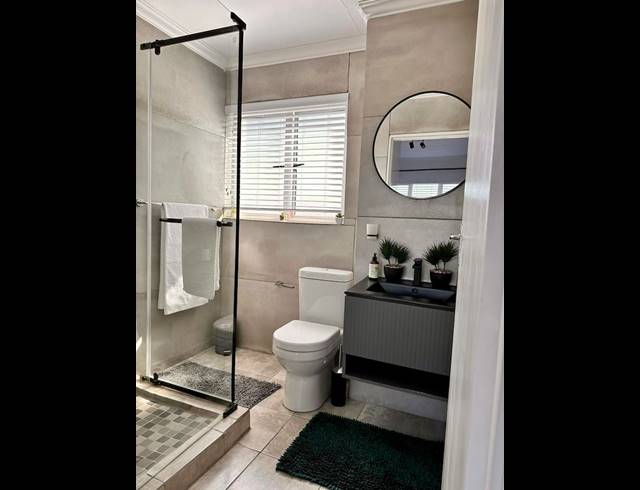 1 BEDROOM APARTMENT TO LET IN WEST BEACH